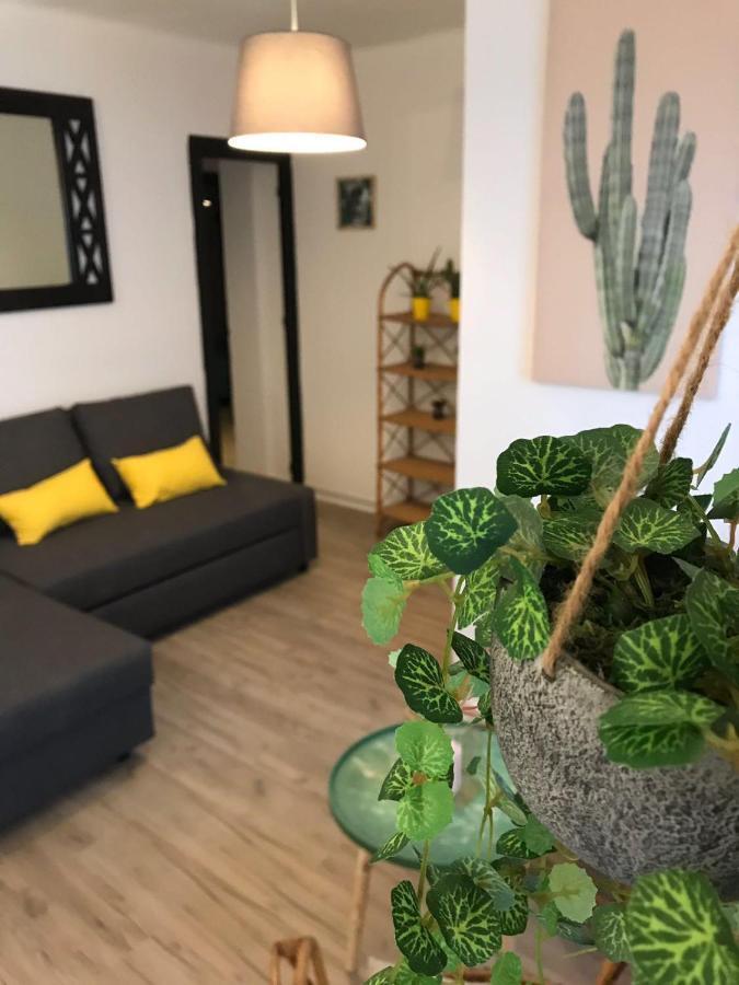 Cactus 2 Bedroom Apartment On Calle San Miguel Minutes From The Beach By Namaste Elite Torremolinos Eksteriør bilde